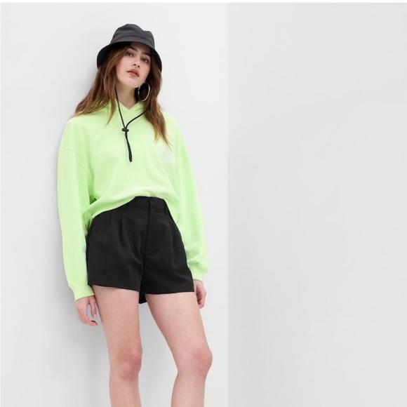 NWT! GAP Black Linen Pleated Shorts - Size 12🩵 - Picture 2 of 5